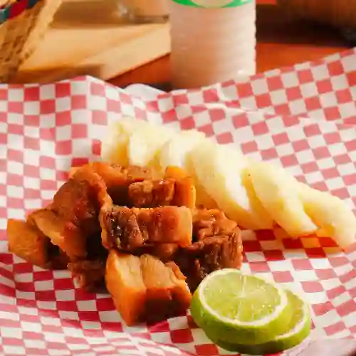 Chicharrón Carnudo