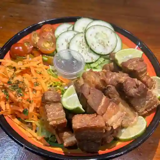 Bowl de chicharrón con vegetales