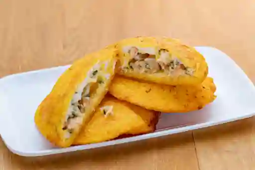 Arepa de Huevo con Camarones Al Ajillo
