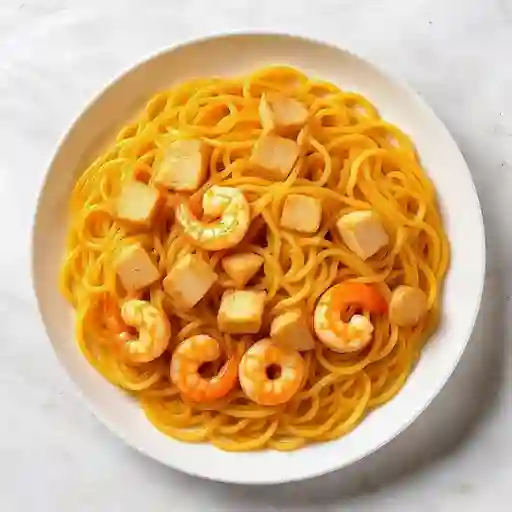 ½ Espagueti Pollo y Camaron