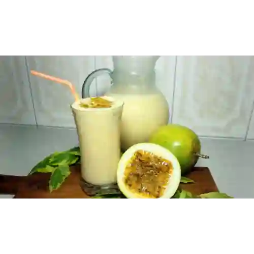 Limonada de Coco y Maracuyá 16 Onz