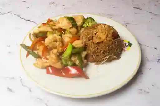 Arroz con Chop Suey de Pollo