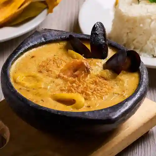Cazuela de Marisco Mediana