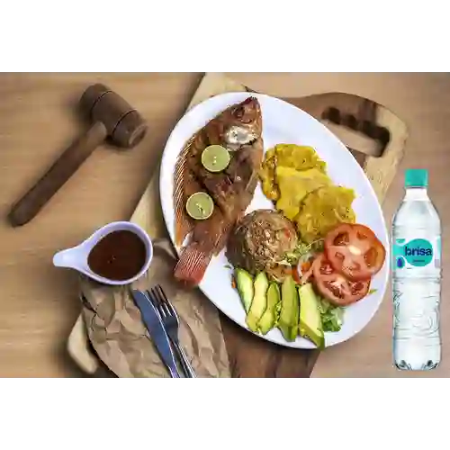Combo Pescado Frito + Brisa Sin Gas 600ML