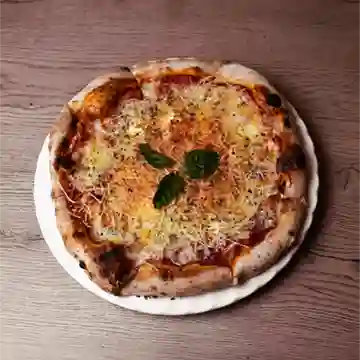 Pizza Mediana Cuatro Quesos 
