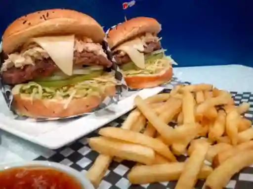 Dos Hamburguesas Mega Mixtas + Papas
