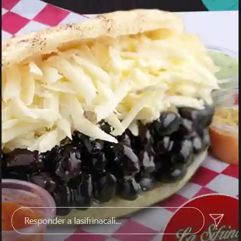 Arepa Dominó