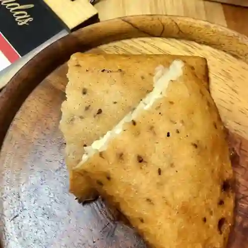 Empanada Maíz Dulce Queso y Bocadillo