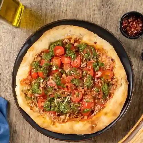 Pizza de Mozarella y Pesto