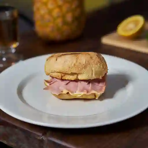 Jamon queso sandwich