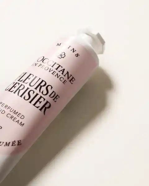 Crema Para Manos Fleurs De Cerisier (antes Flor De Cerezo) Loccitane