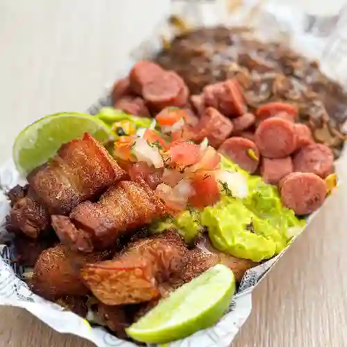 Salchipapa Oink Shake Personal