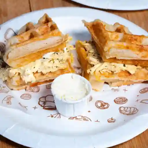 Waffles con pollo