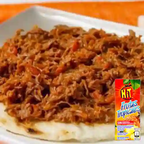 Arepa con Carne Desmechada +Hit Frutas Tropicales 200ml