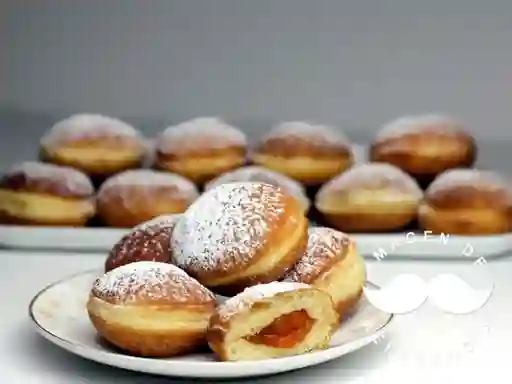 Donas Rellenas con Crema Pastelera