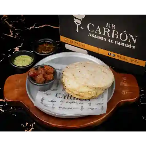 Arepa chicharrón queso