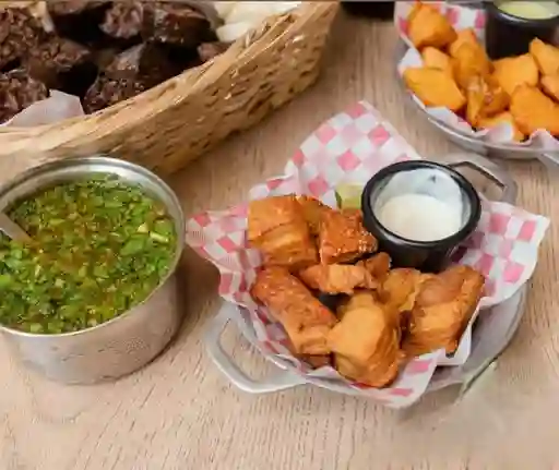 Calderito de chicharrón