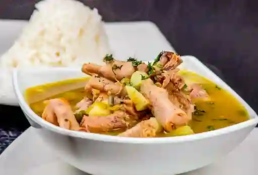 Sopa de Menudencias Grande