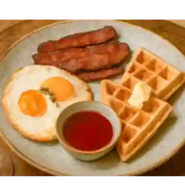 Waffle Tocineta y Huevo