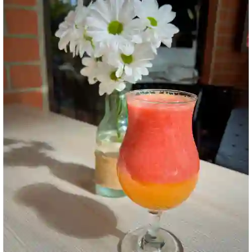 Jugo de Mandarina y Fresa 16 Oz