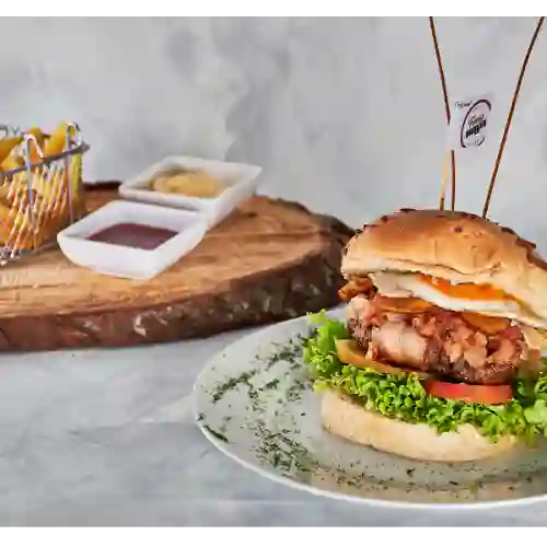 Paisa Burger + Papas a la Francesa