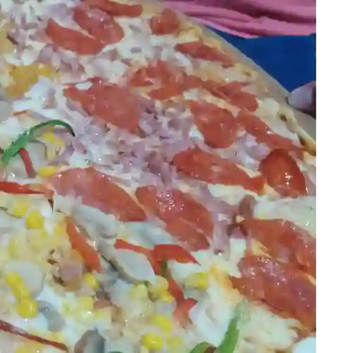 Pizza  Extralarge Familiar Tres Carnes