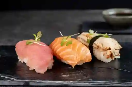 Mix de Nigiri de Salmón-atún- Anguila.