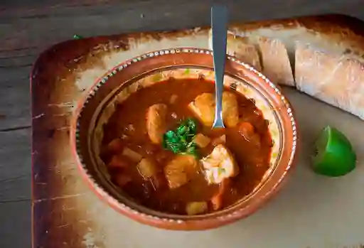 Caldo de Picado con Bandeja