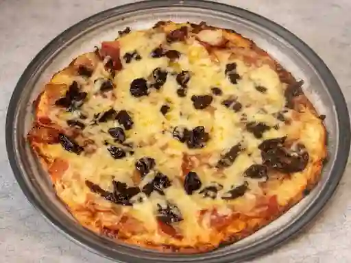 Pizza Tocineta con Ciruela