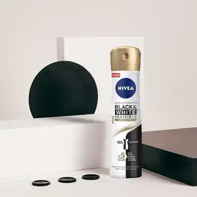 Nivea Desodorante Black & White Invisible Efecto Satín en Aerosol