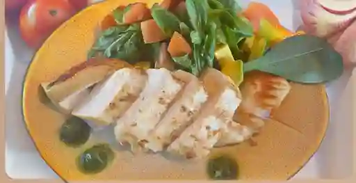 Ensalada Clásica con Pollo