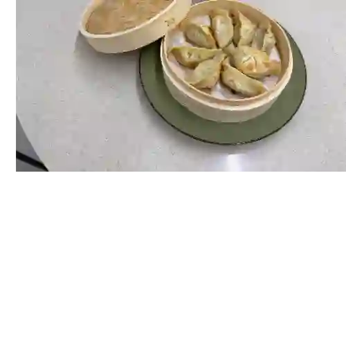 8 Gyozas (veggie) 23000