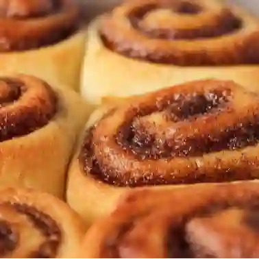 4 Cinnamon Rolls