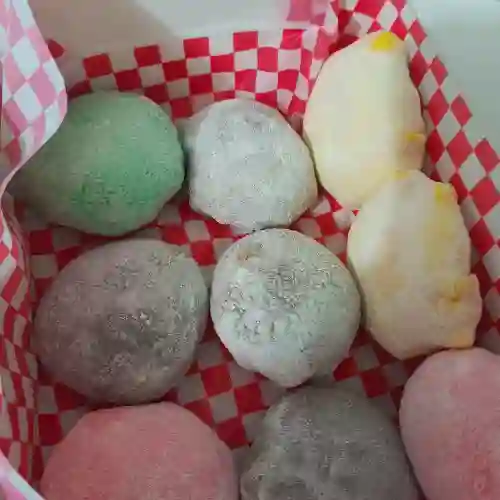 Caja de 6 Mochi Crema & Brigadero