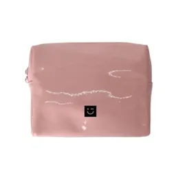 Cosmetiquera Tipo Charol Serie Rosa Miniso