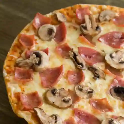 Pizza Grande y Bebida