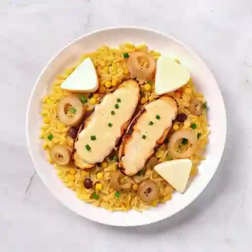 Arroz Con Pollo En Salsa De Queso