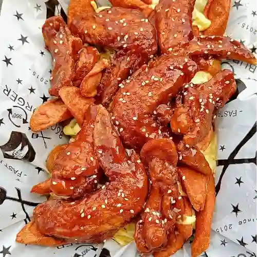 Salchipapa Alitas de Pollo