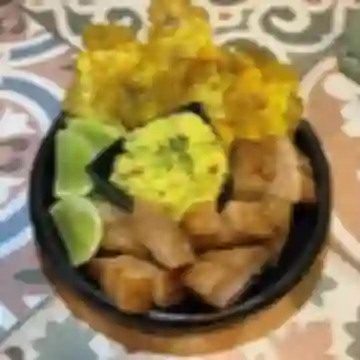 Tocino con Tostones