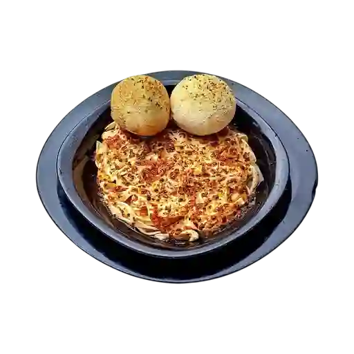 Pasta en Salsa Boloñesa + Bebida 250 ml