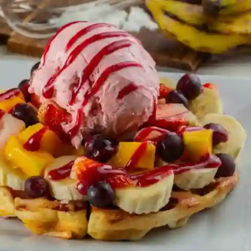 Waffle Mango, Banano, Uva y Fresa