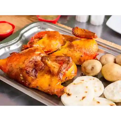 Pollo Entero + Plátano Maduro