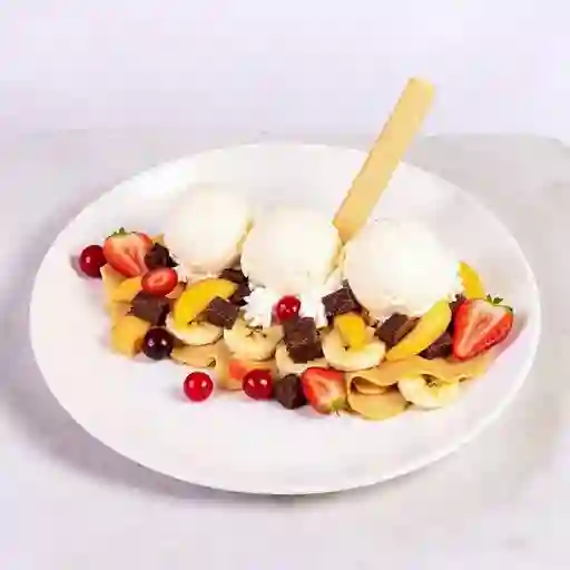 Banana Crepe Frutas y Waffles