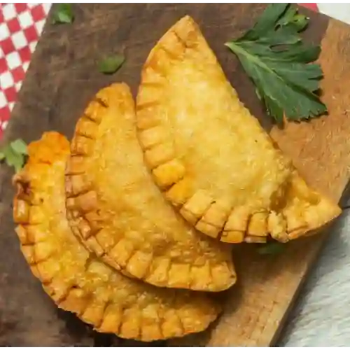 Empanada Pollo y Champiñon+postobon250ml