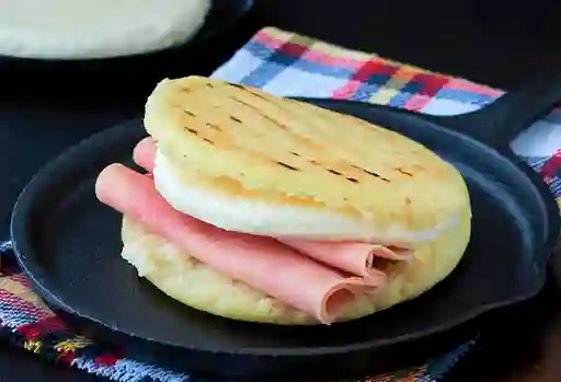 Arepa de Jamón y Queso