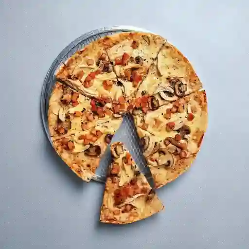 Pizza Pollo Champiñones Tocineta