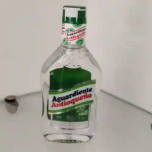 Aguardiente Antioqueño Tapa Verde Media