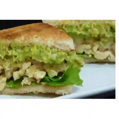 Sándwich Pollo Aguacate