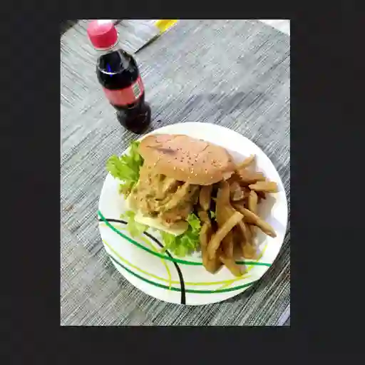 Hamburguesa de Pollo al wok con ají de gallina