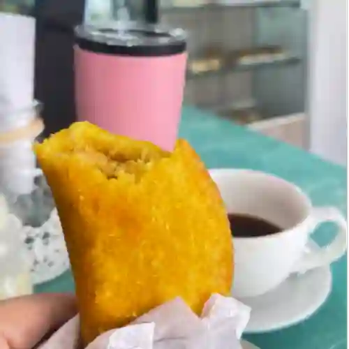 Empanada Frita de Pollo